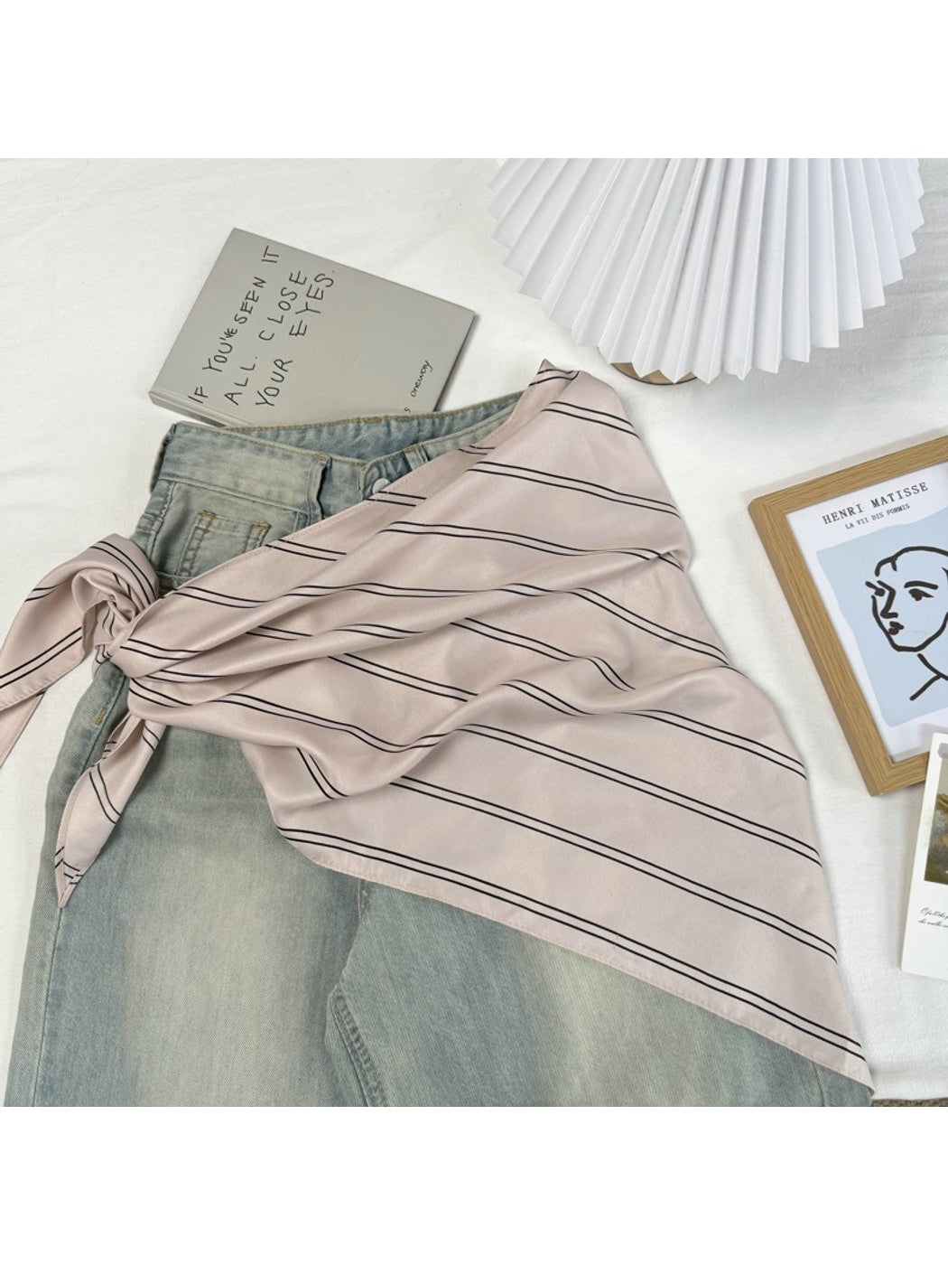 Scarvii - Minimal Line Triangle Scarf