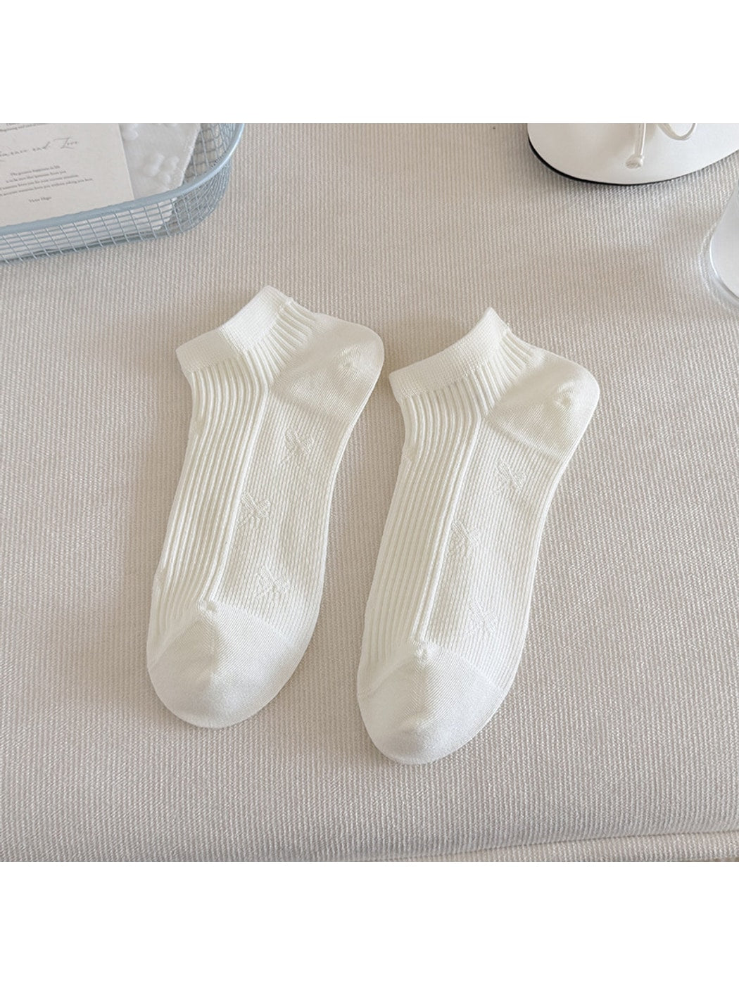 Rufia - Elegant White Women's No-Show Socks