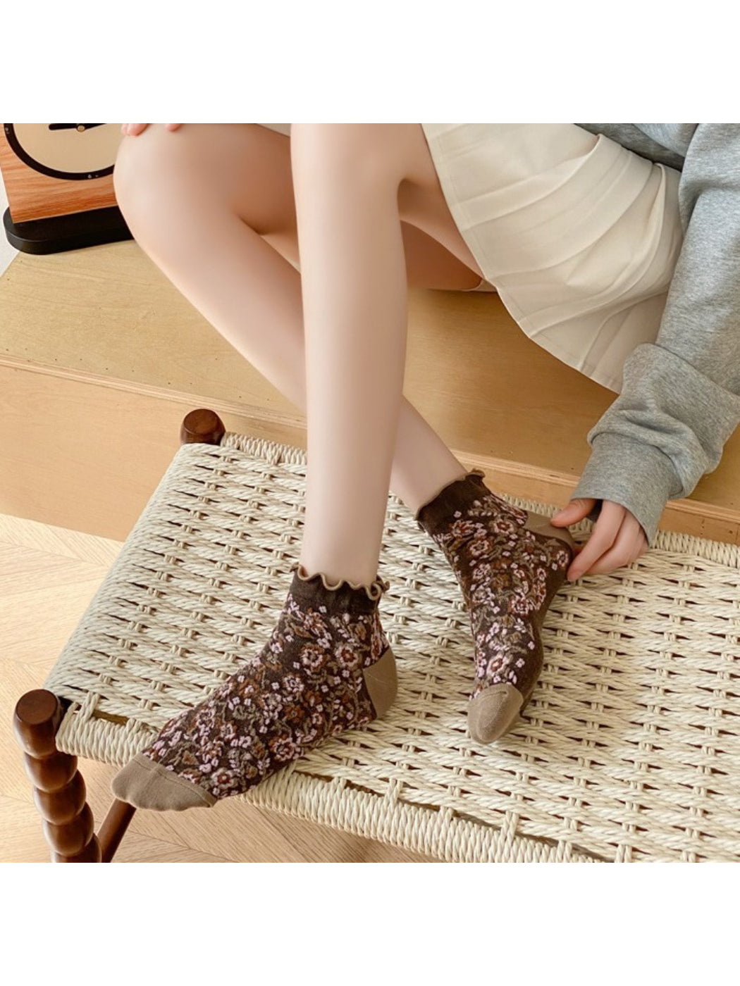 Rufia - Vintage Floral Ruffle Crew Socks
