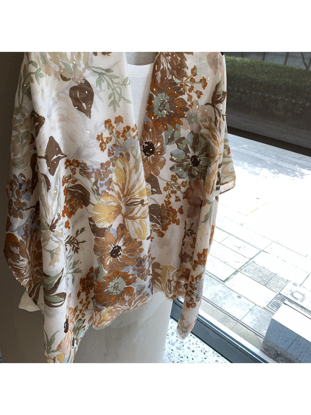 Scarvii - Vintage Print Long Shawl