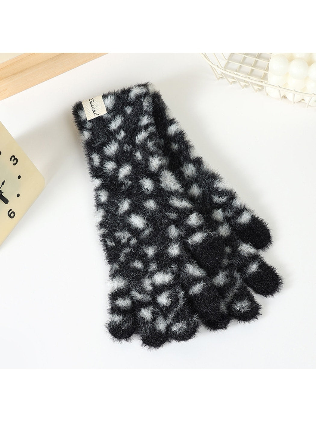 Gloving - Leopard Print Fuzzy Knit Long Cuff Gloves