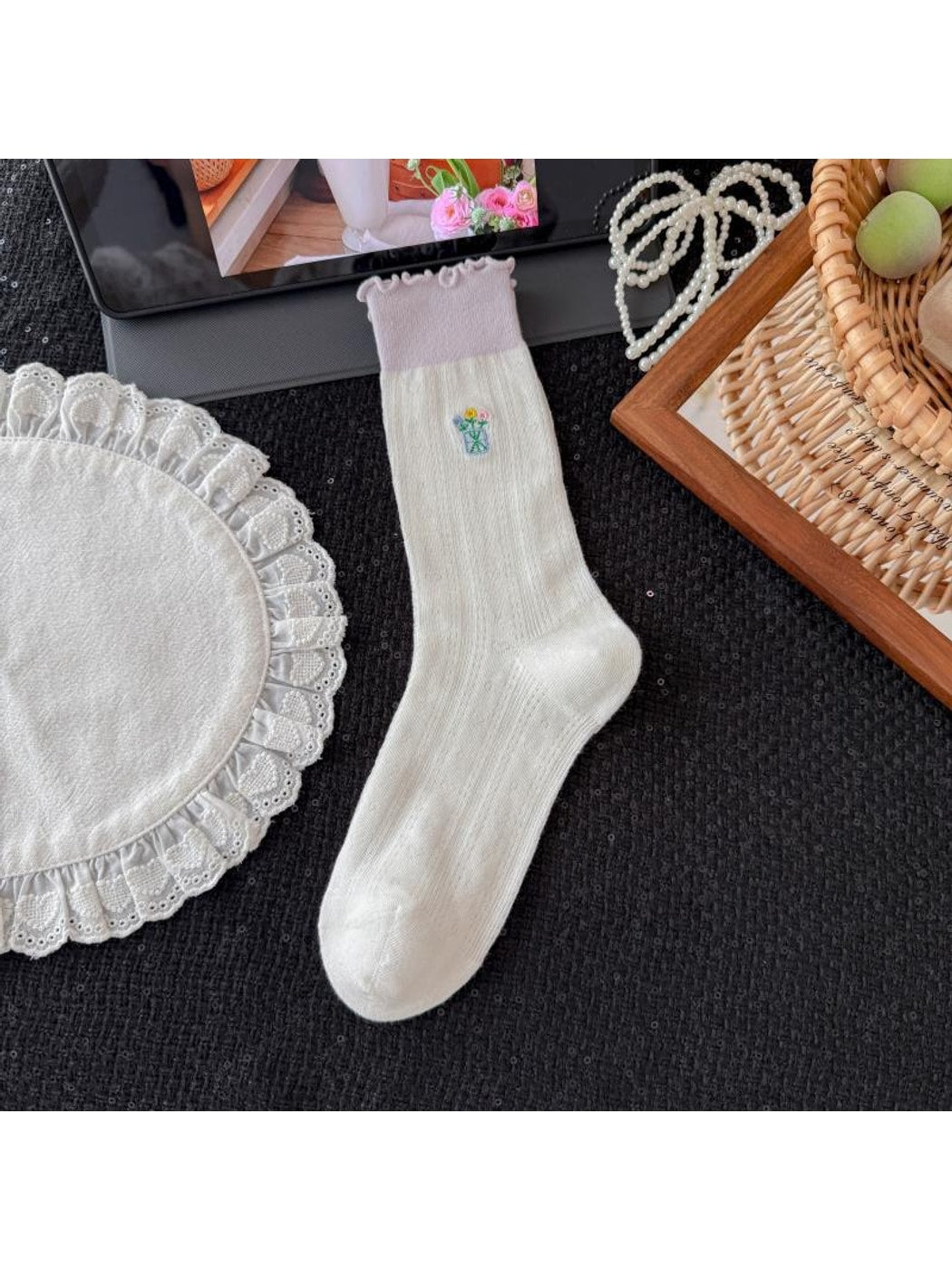 Rufia - Flowers Embroidered Colorblock Crew Socks