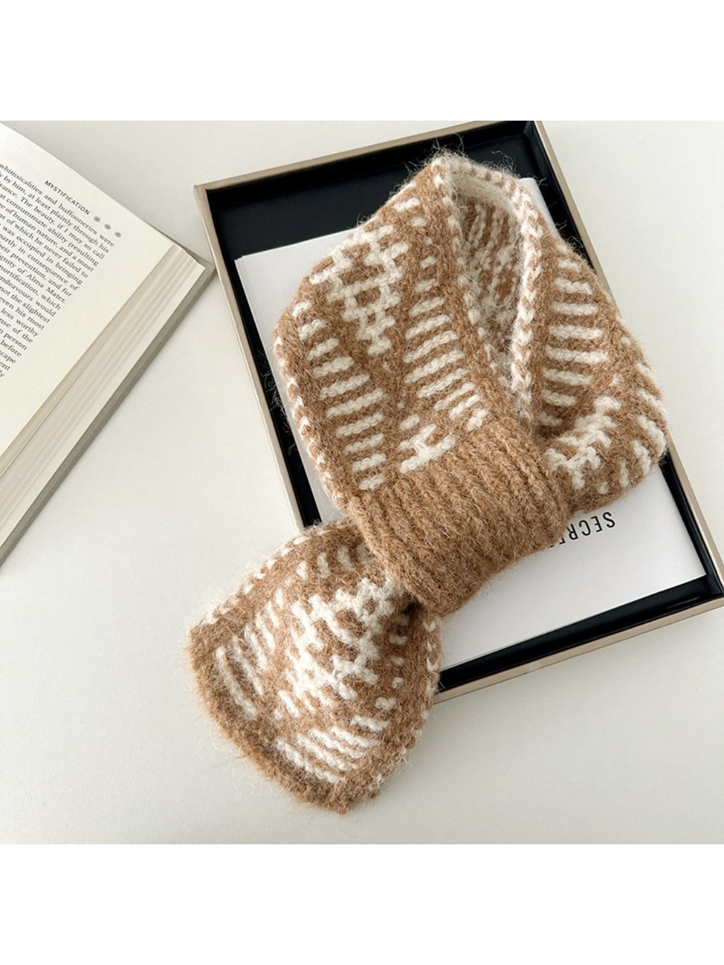 Scarvii - Two-Tone Knitted Scarf with Slip-Through Design