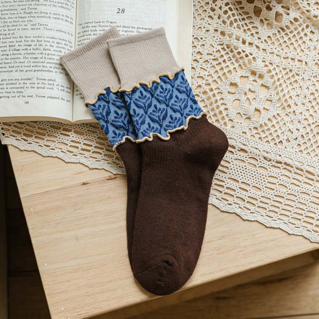 Rufia - Color Block Lace Trim Mid-Calf Socks