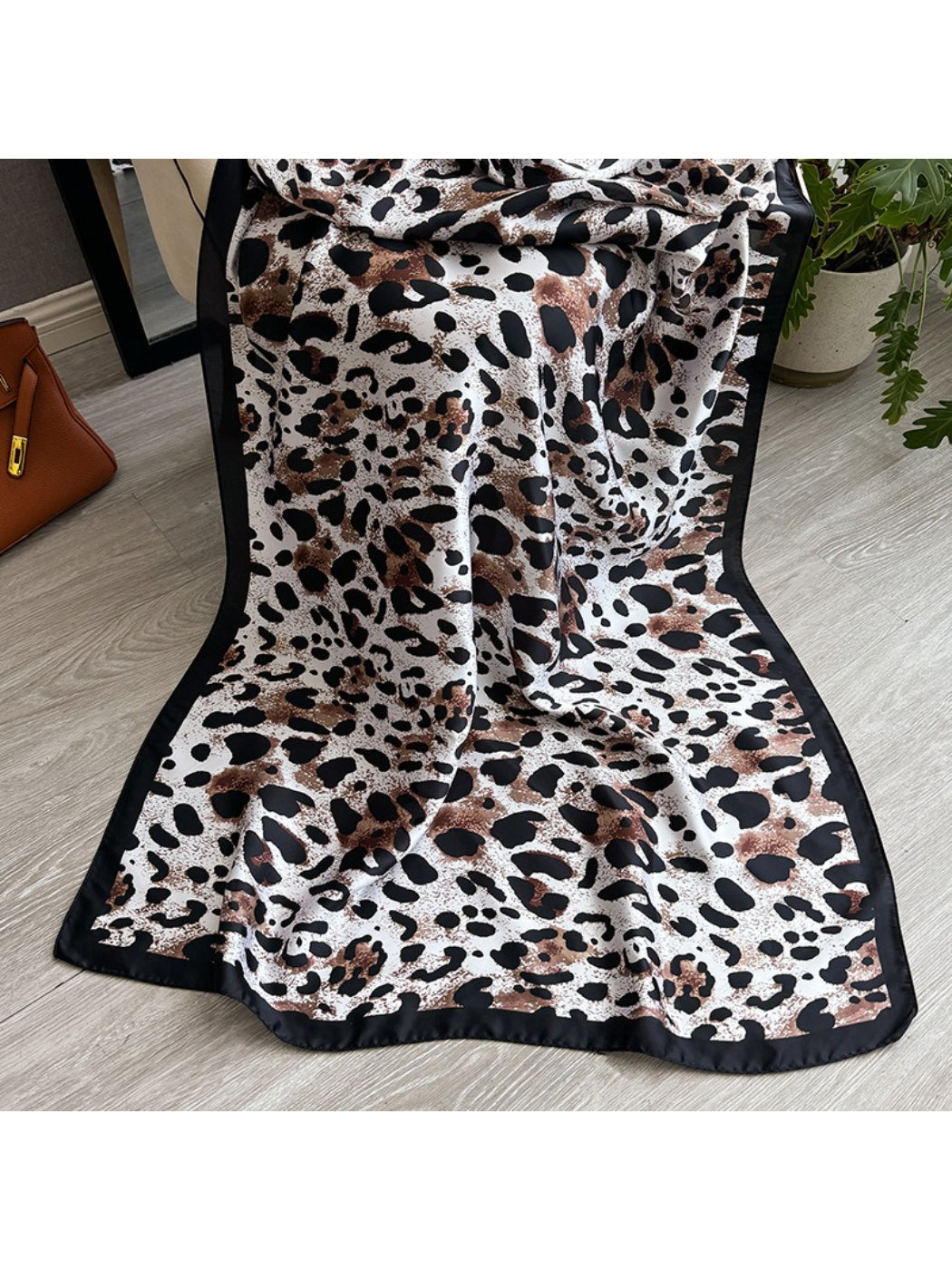 Scarvii - Leopard Border Print Scarf