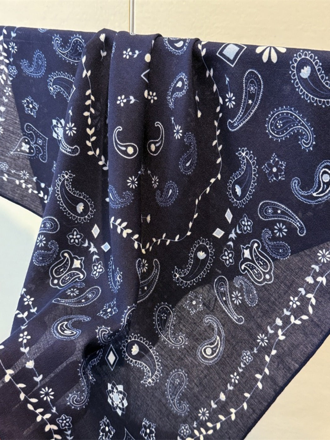 Scarvii - Square Scarf with Paisley Print – Fresh & Vintage
