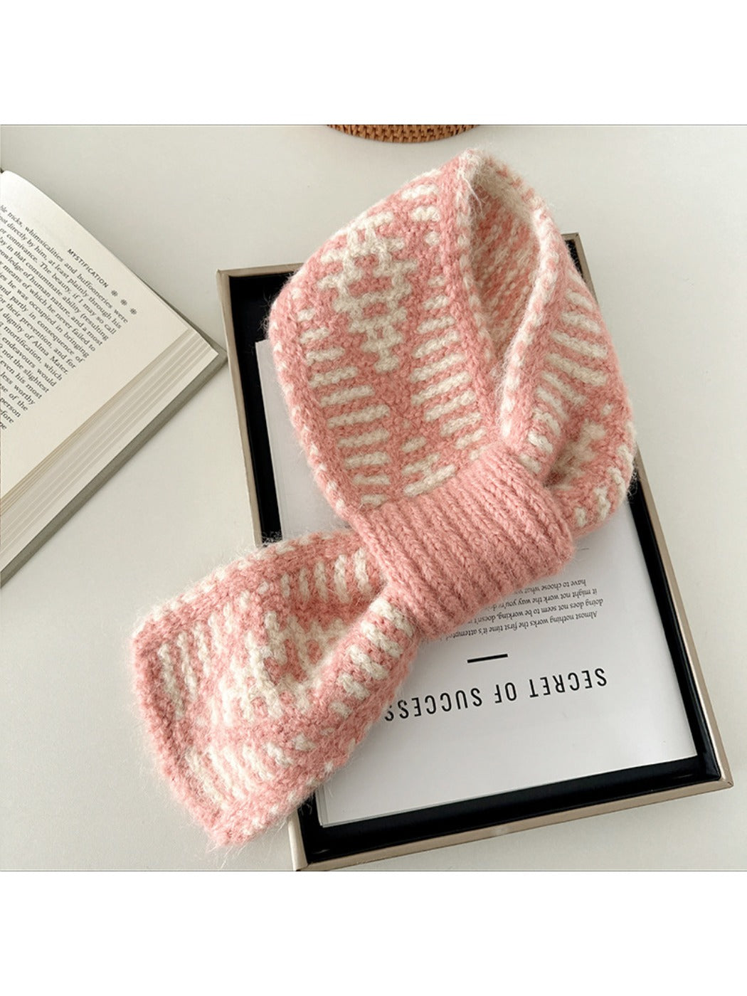 Scarvii - Two-Tone Knitted Scarf with Slip-Through Design