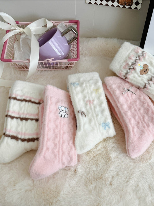 Rufia – Cozy Cartoon Dog Plush Sleep Socks