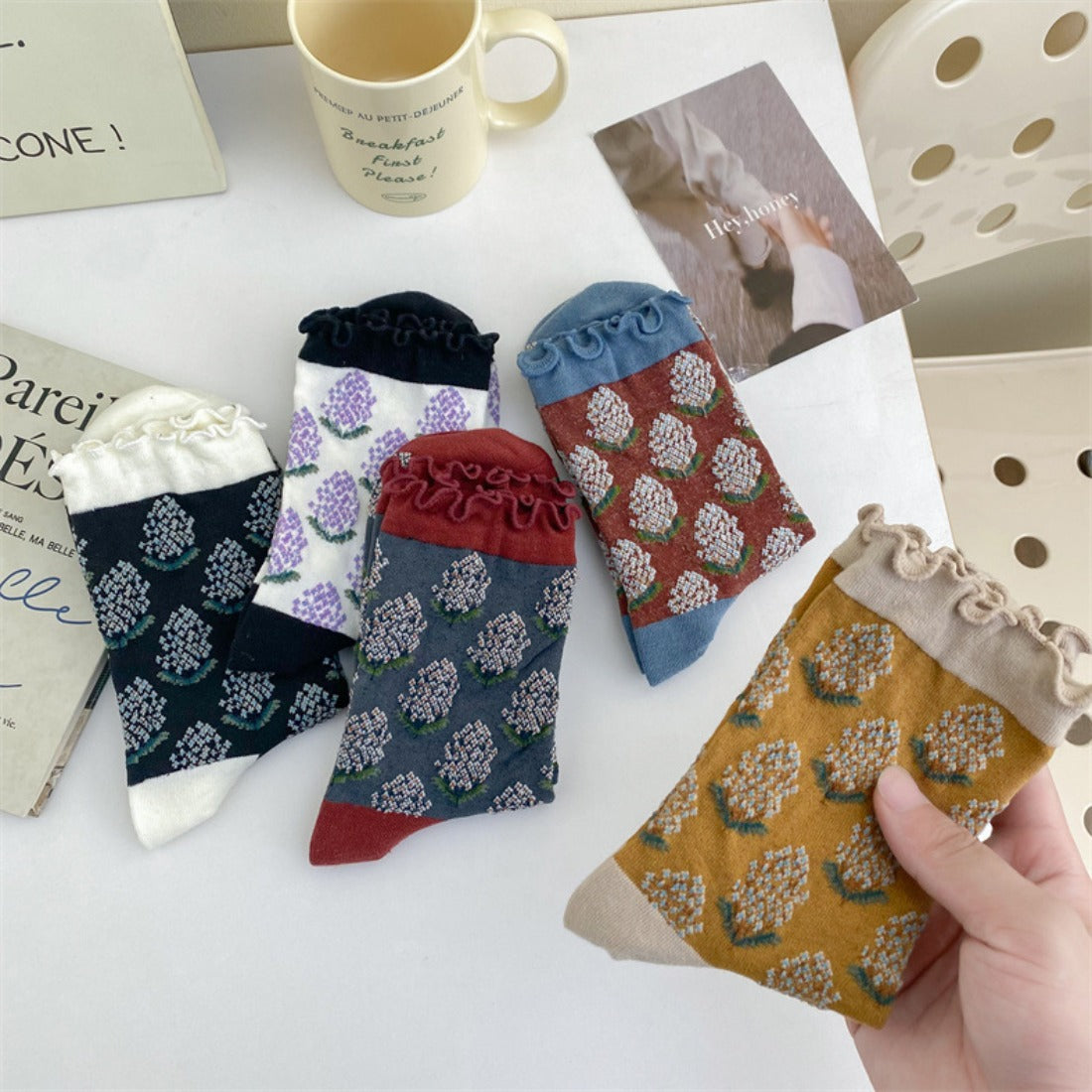 Rufia - Embossed Wheat Ear Pattern Ruffle Mid-Calf Socks