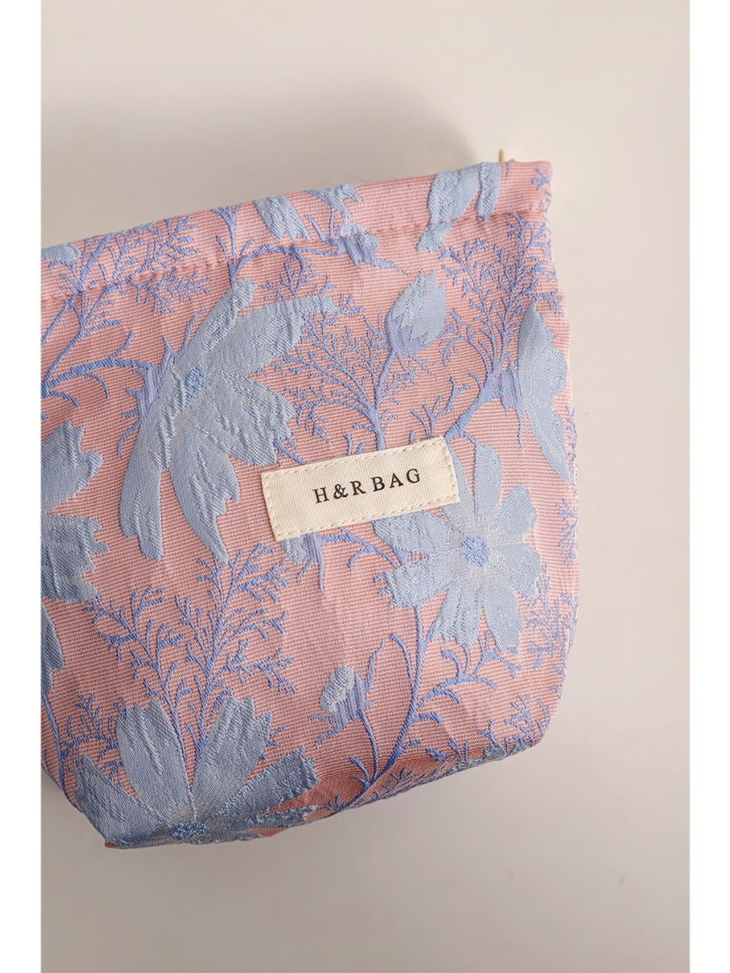 Cosbai - Elegant Cosmetic Bag with Floral Patterns