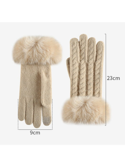 Gloving - Elegant Gloves with Fur Cuff