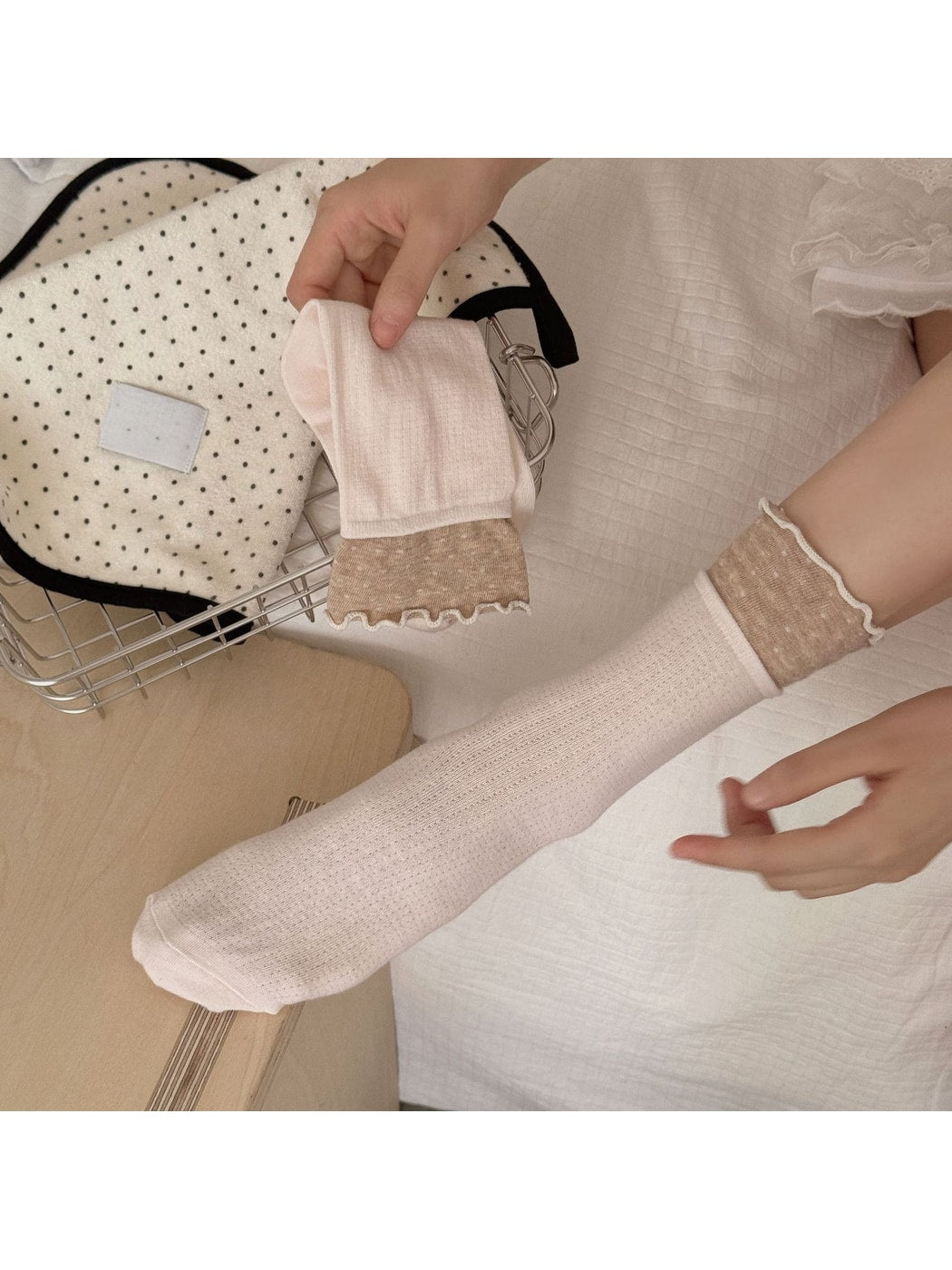 Rufia - Colorblock Ruffle Cuff Crew Socks