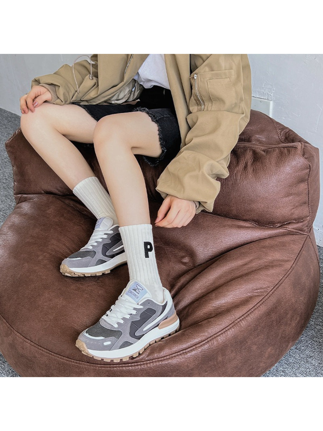 Rufia - Ribbed Letter Patch Minimal Crew Socks