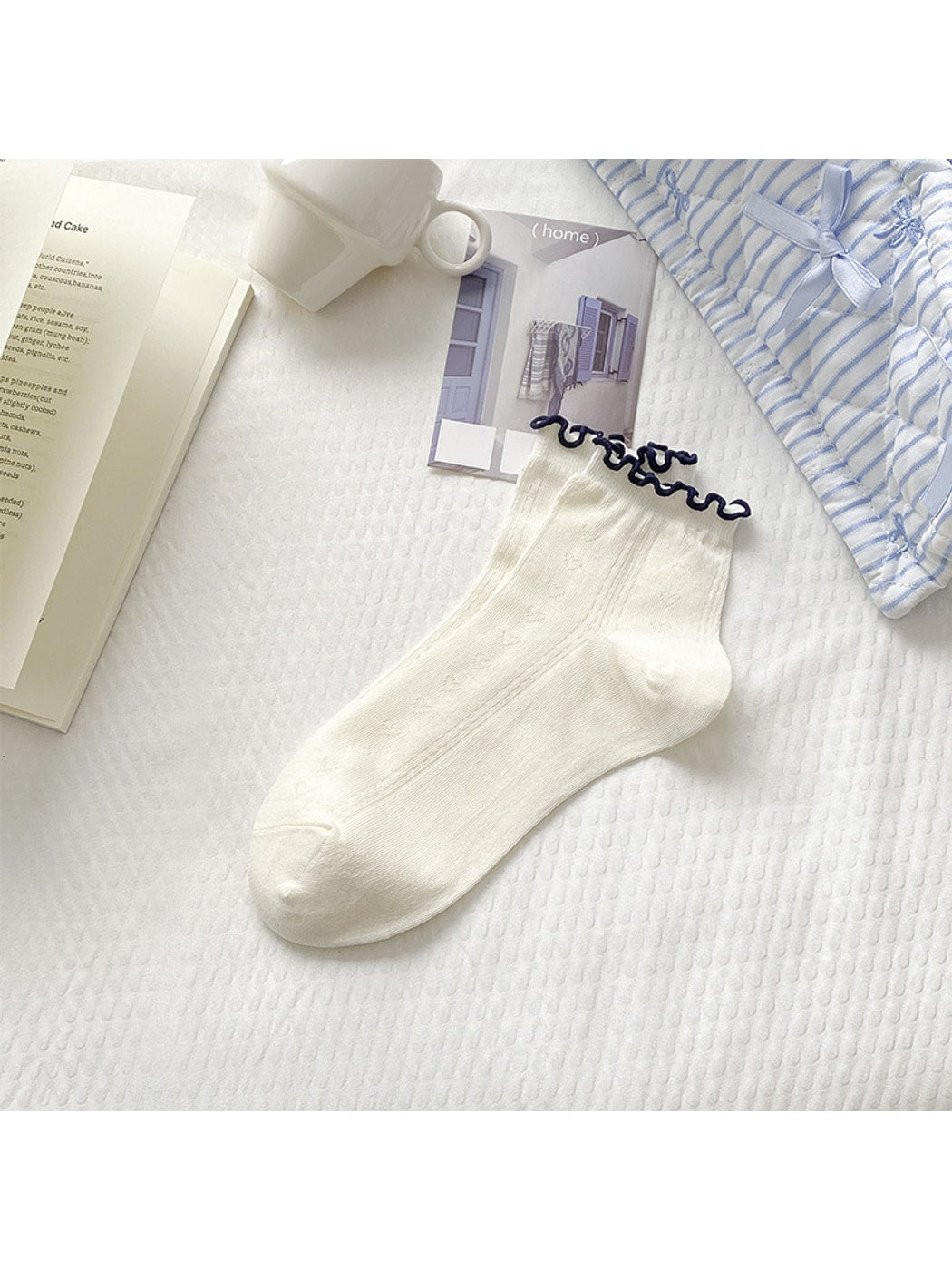 Rufia - Ruffle Cuff Contrast Trim Ankle Socks