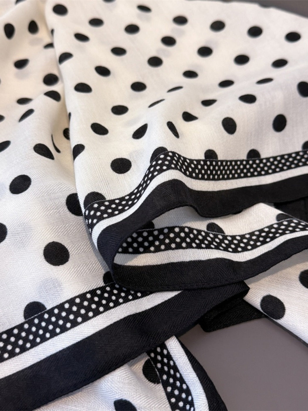 Scarvii - Square Scarf with Polka Dots – Classic & Stylish