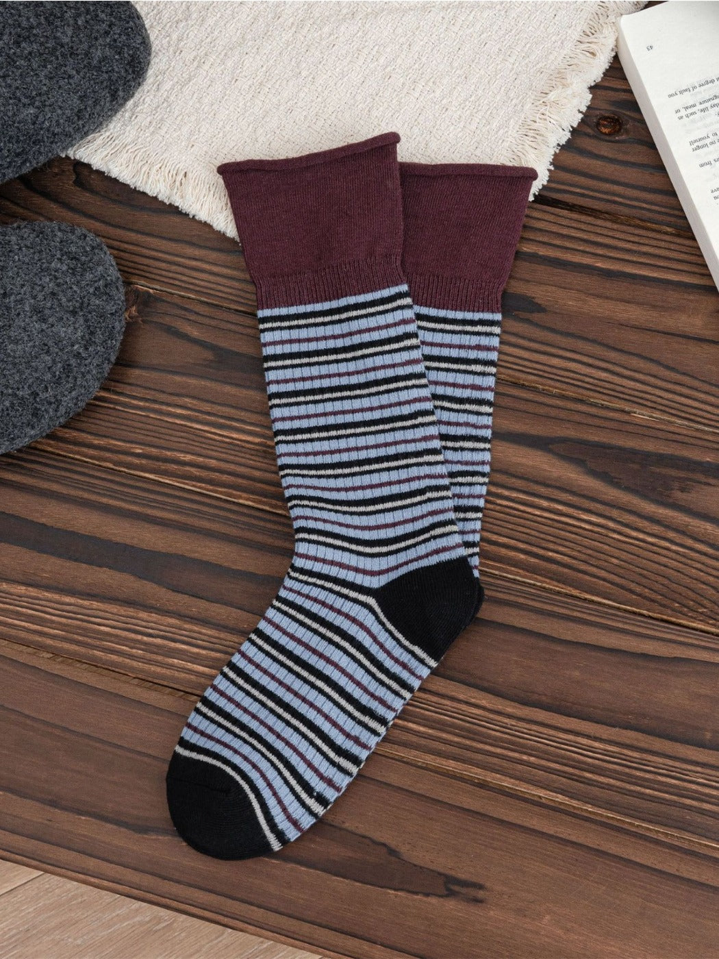 Rufia – Color-Block Retro Mid-Calf Socks
