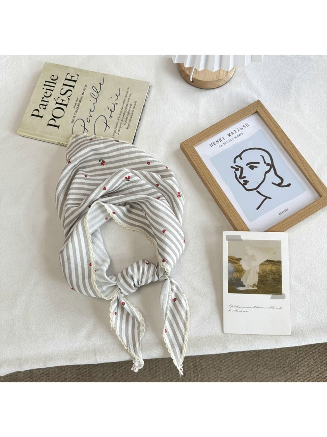 Scarvii - Striped Floral Lace Trim Triangle Bandana