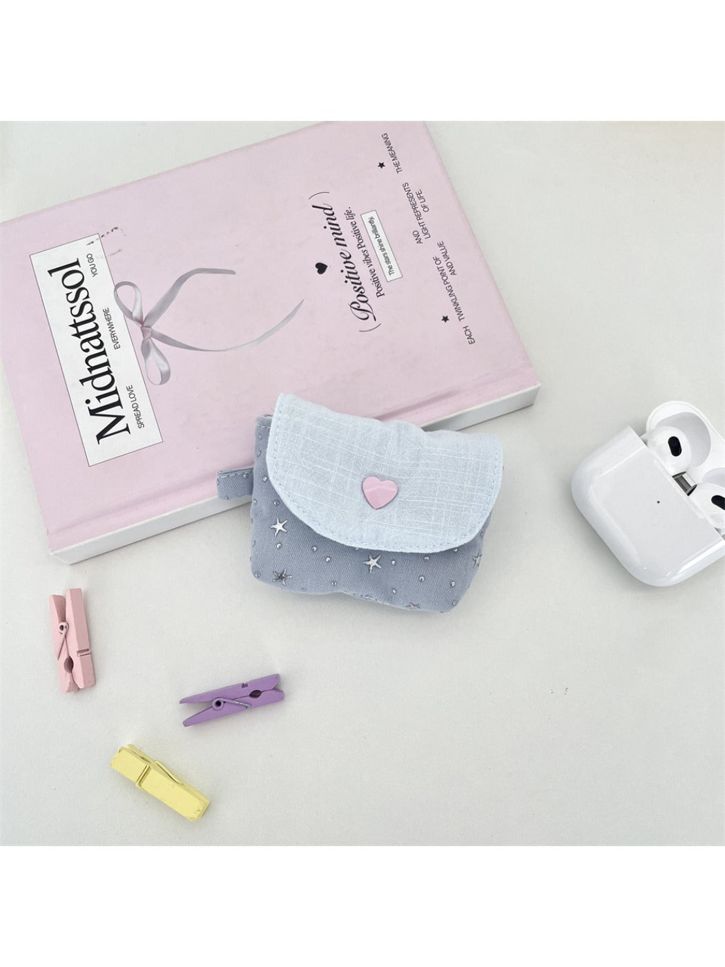 Cosbai - Wireless Earphone Pouch with Glitter Star Design