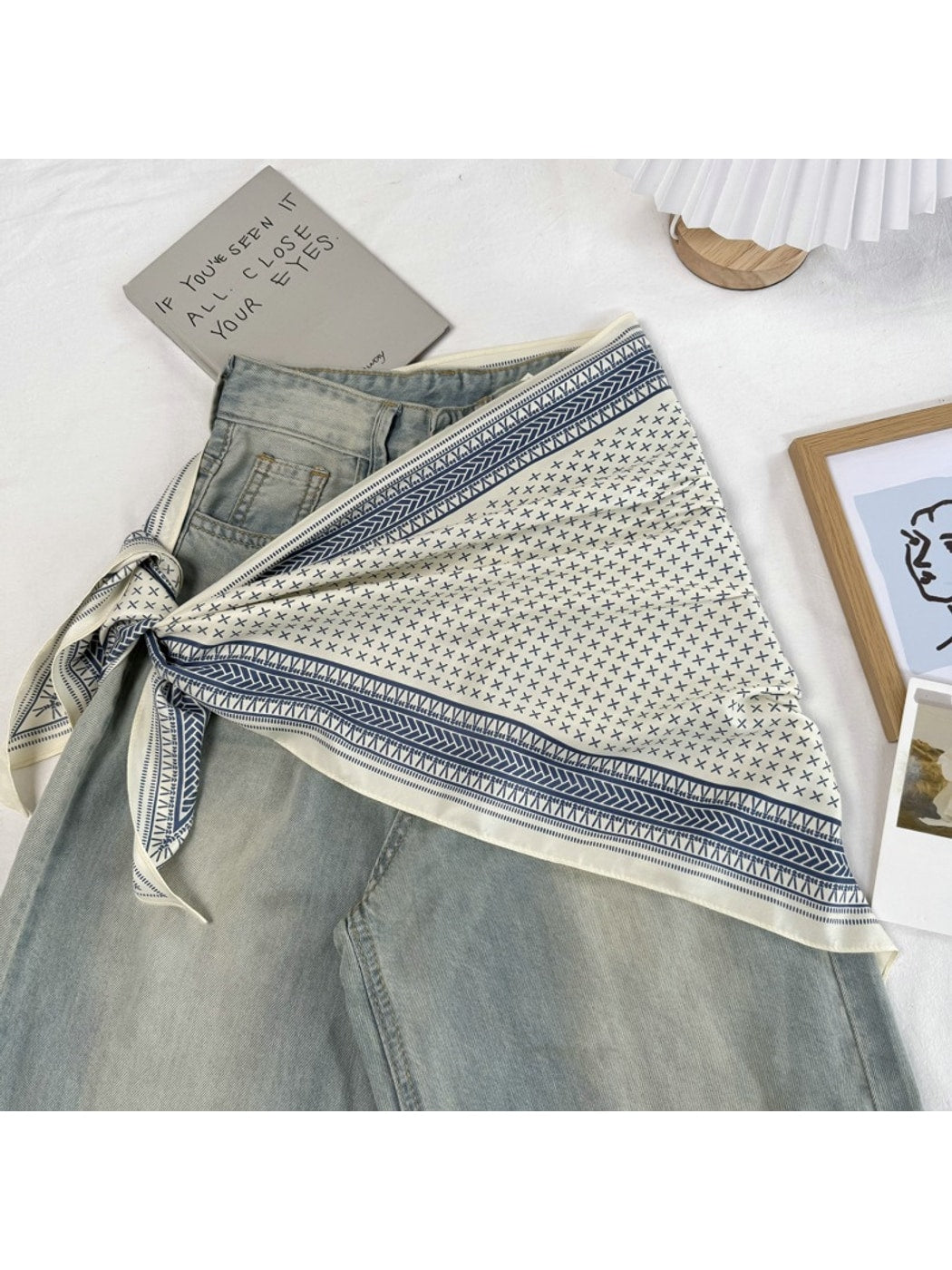 Scarvii - Minimalist Chic Style Triangle Scarf
