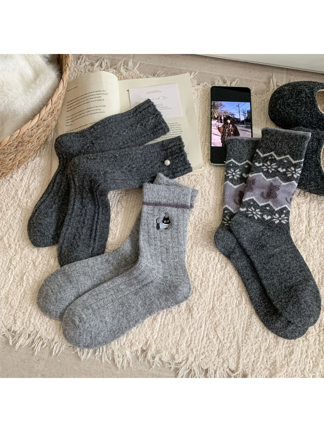 Rufia - Winter Kitty Pattern Crew Socks