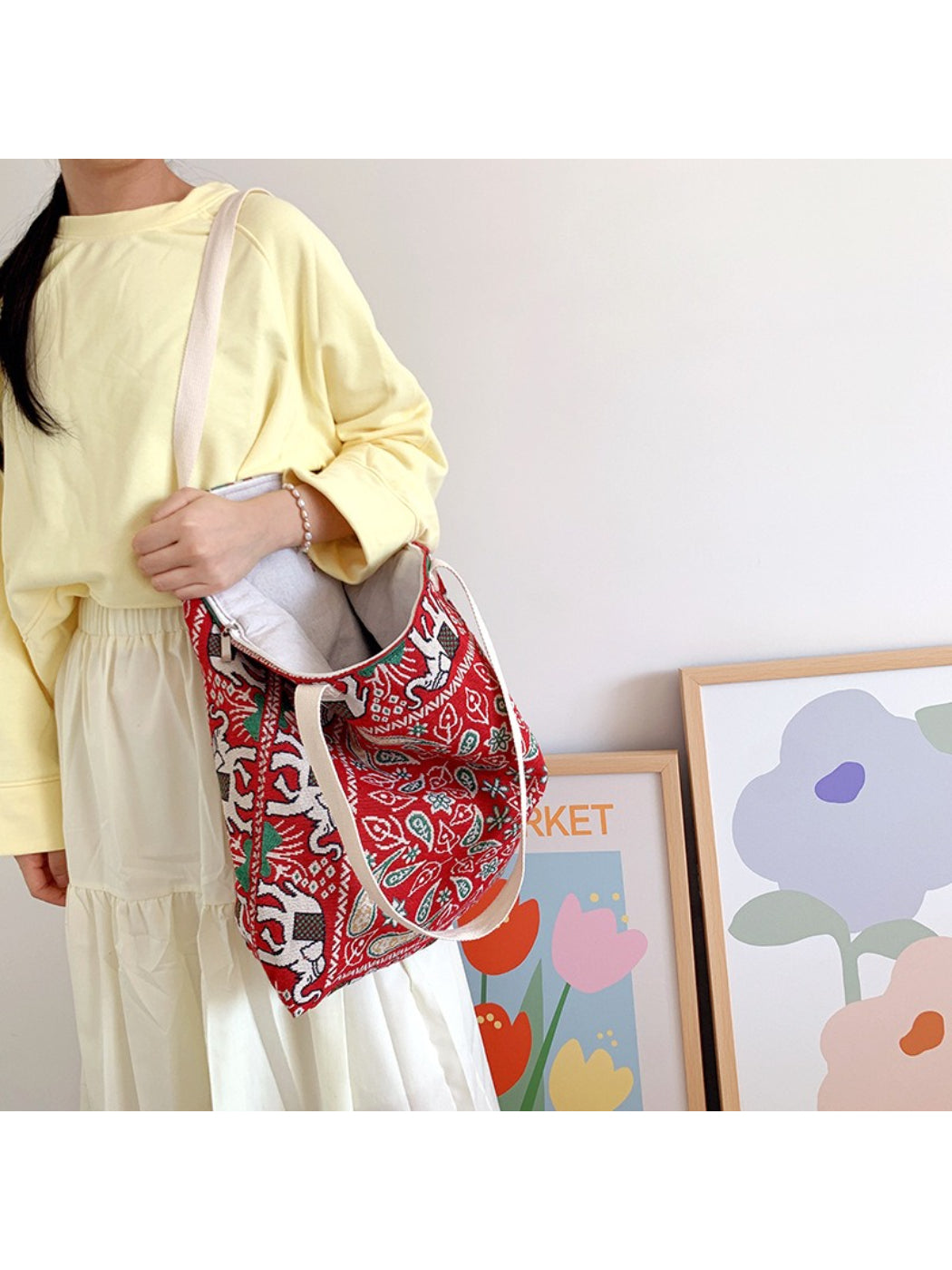 Cosbai - Red Paisley Pattern Everyday Tote Bag