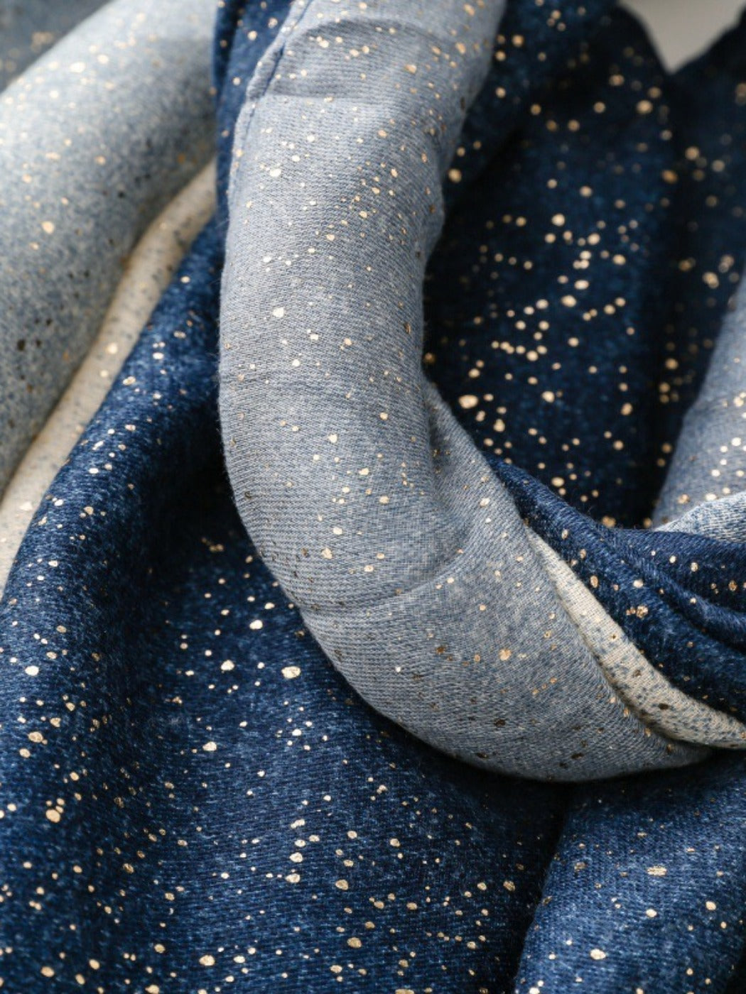 Scarvii - Minimalist Gradient Color Scarf with White Dots - 4 Colors