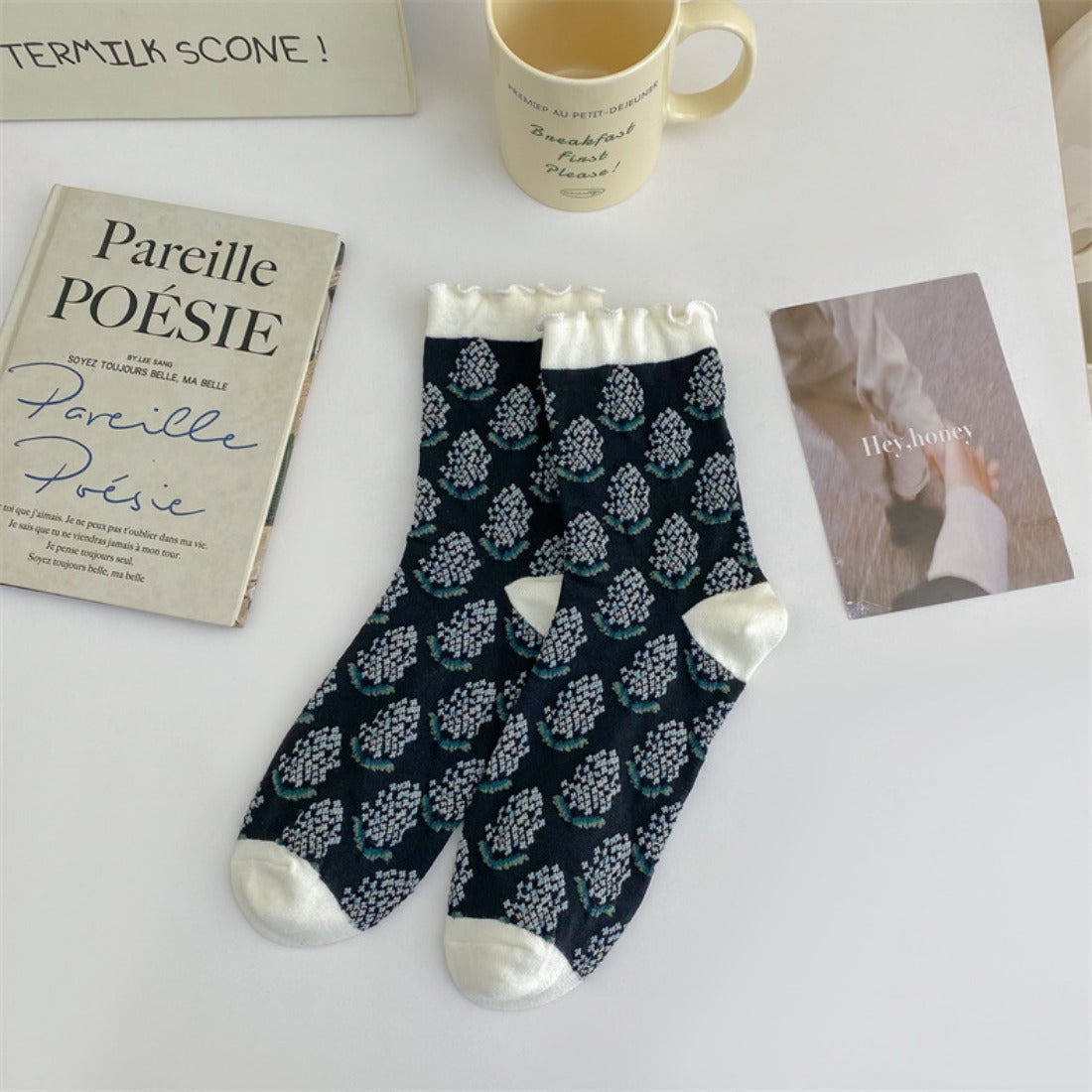 Rufia - Embossed Wheat Ear Pattern Ruffle Mid-Calf Socks
