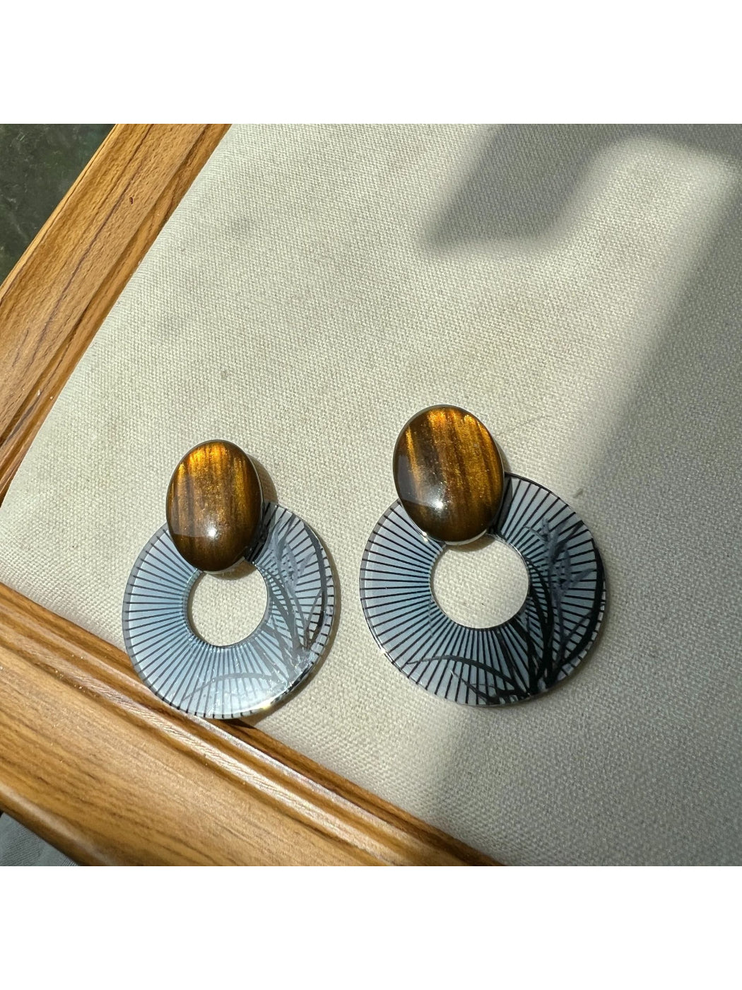 Earwish - Graphic Line Circle Drop Earrings