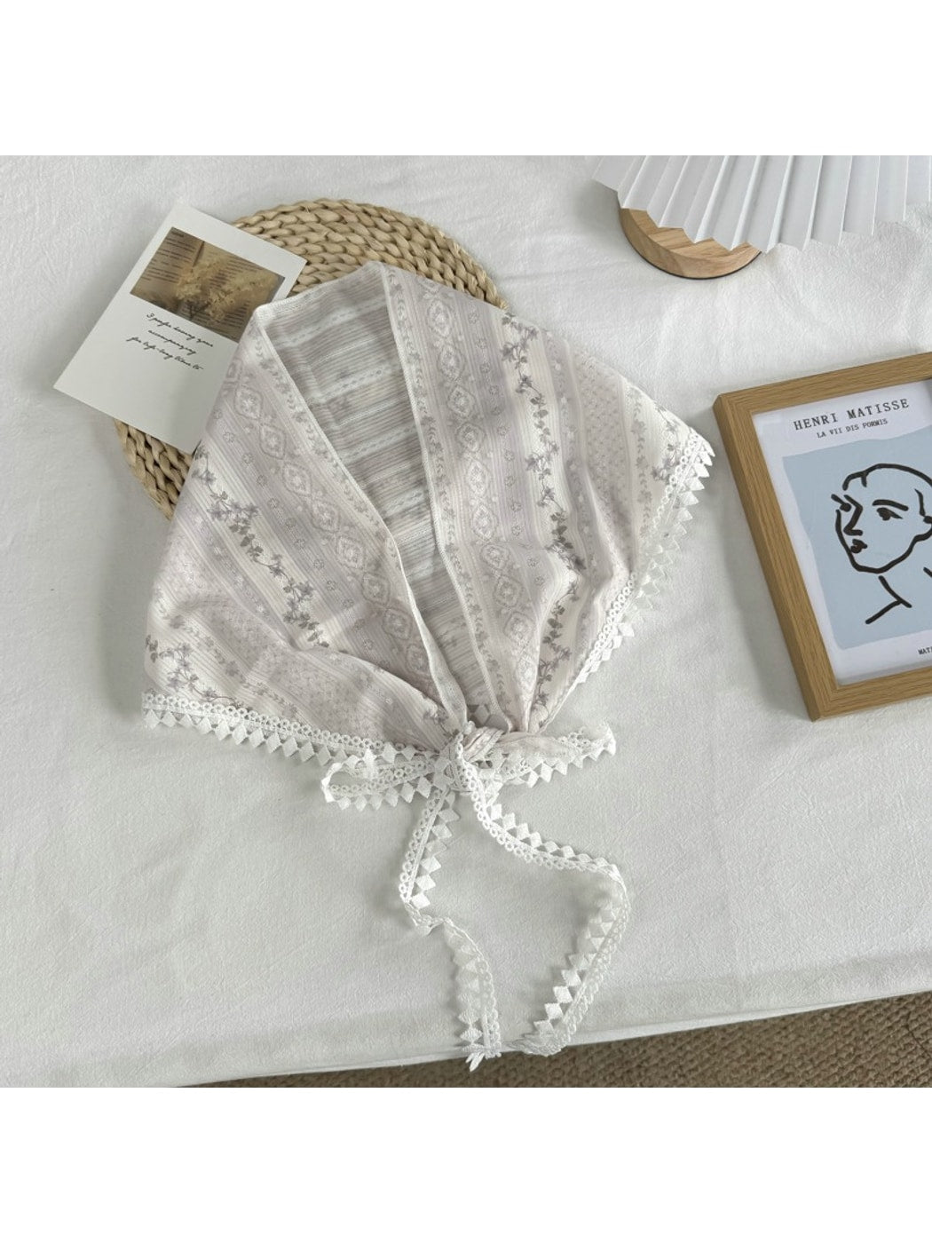 Scarvii - Elegant Floral Print Lace Edge Bandana Scarf