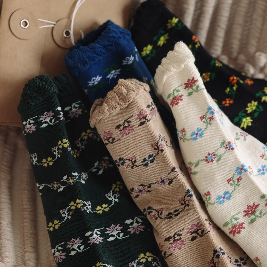 Rufia - Vintage Floral Puff Socks