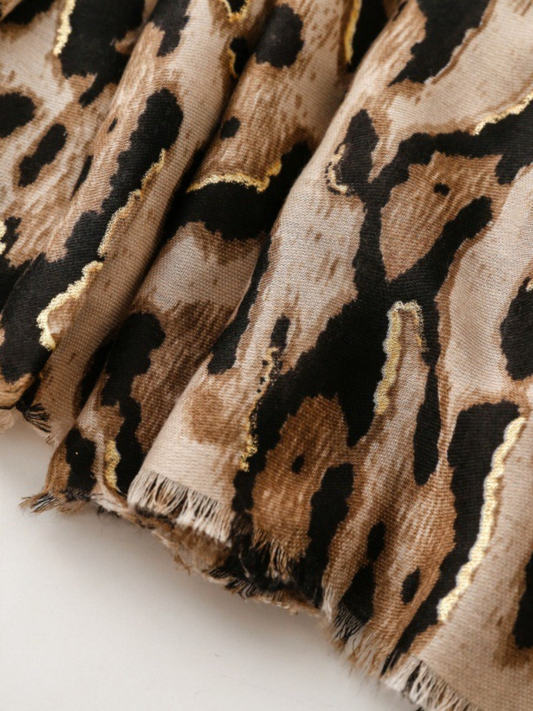 Scarvii - Classic Winter Scarf with Leopard Print