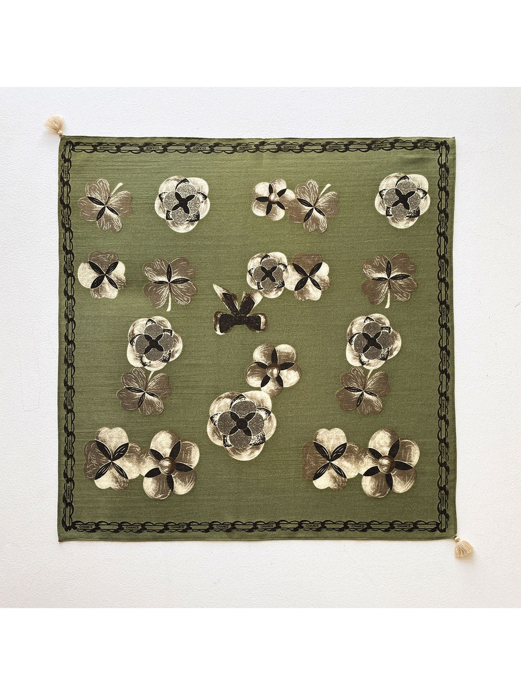 Scarvii - Retro Floral Print Chain Border Square Scarf