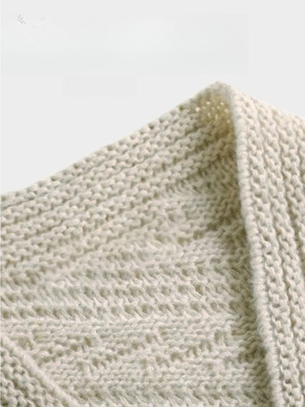 Scarvii - Classic Knitted Triangle Shawl as Outer Accessory