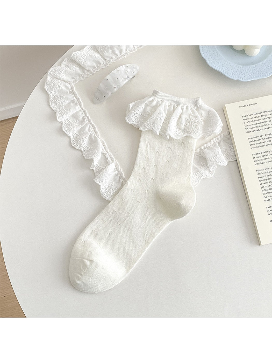 Rufia - Lace Scalloped Cuff Openwork Crew Socks
