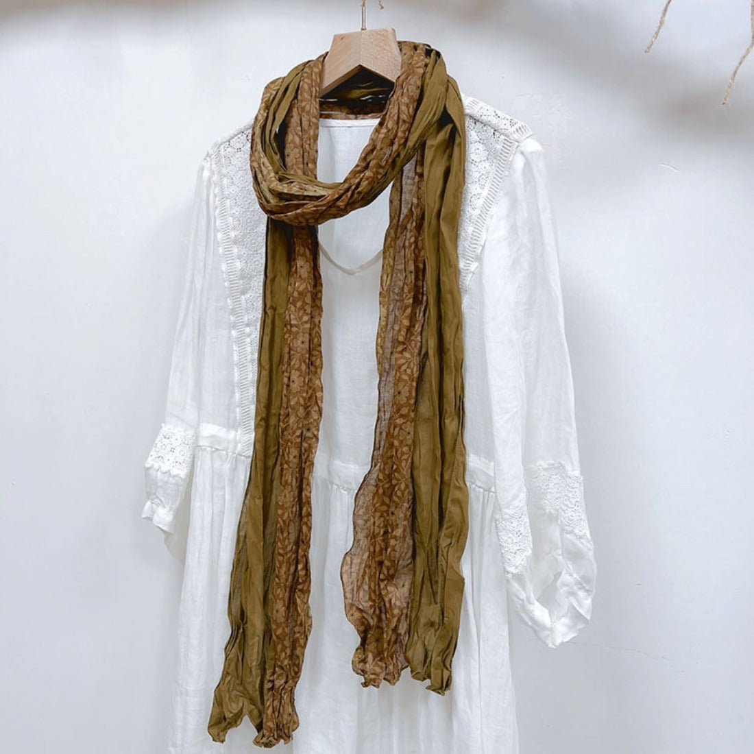 Scarvii - Narrow Pleated Spring Scarf