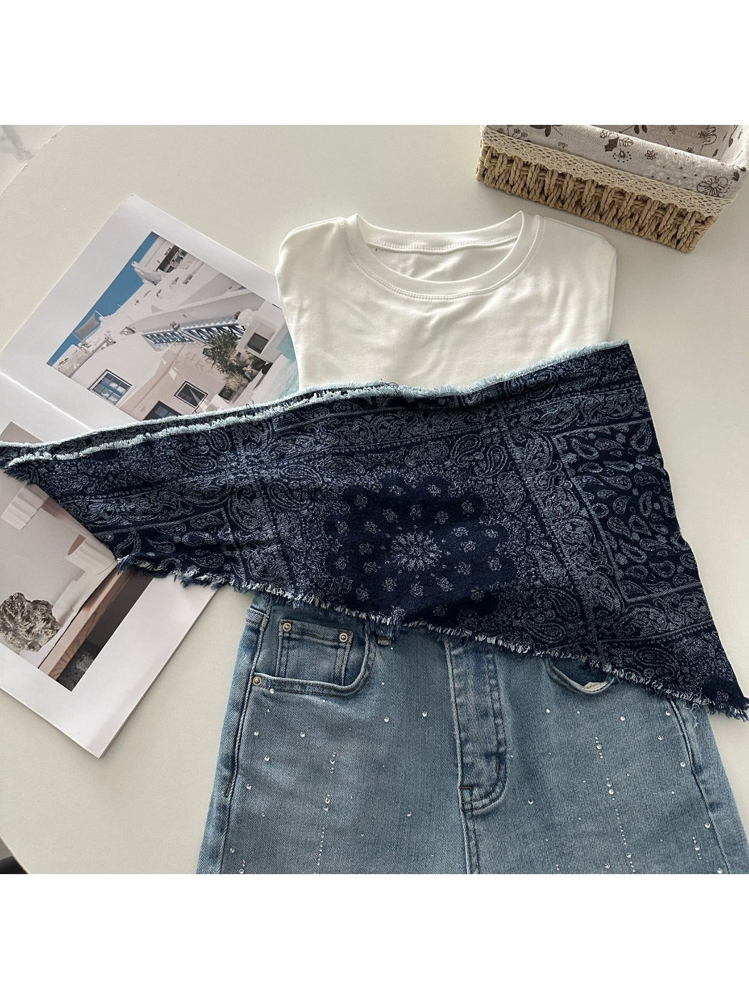 Scarvii - Unisex Vintage Frayed Triangle Scarf