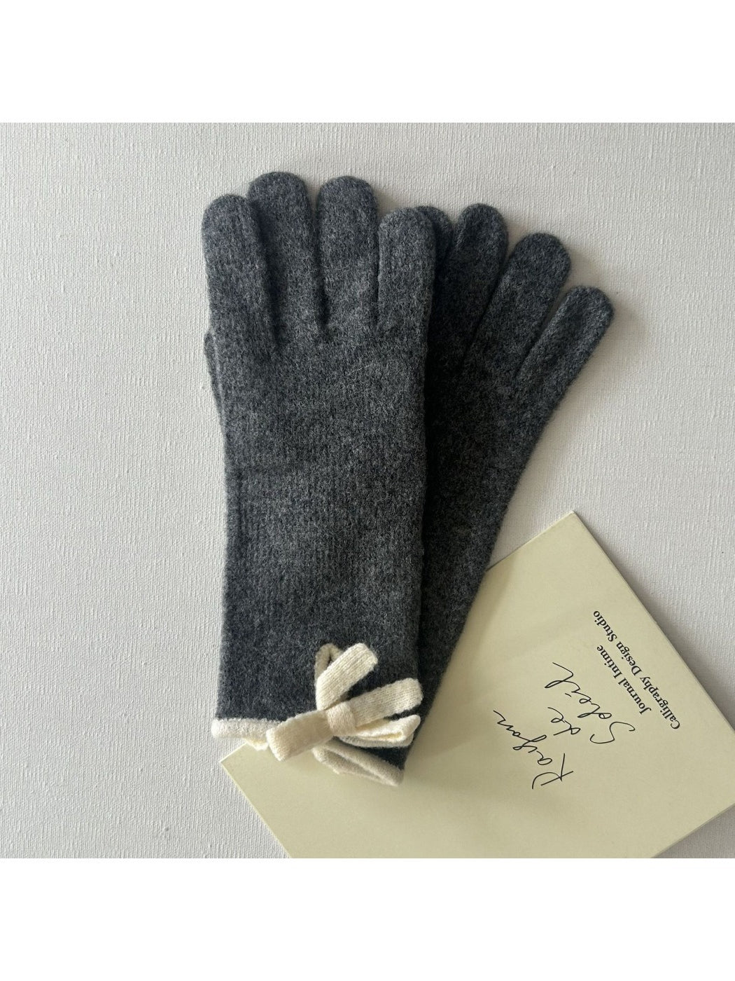 Gloving - Cute Knitted Gloves with Bow & Touchscreen