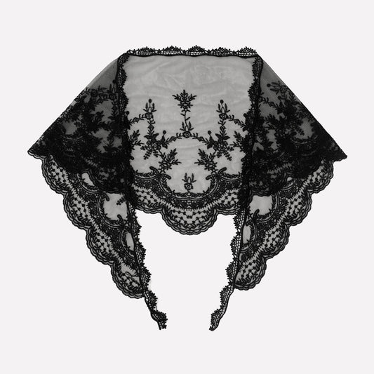 Close-up of intricate baroque lace pattern on Haila triangle veil scarf