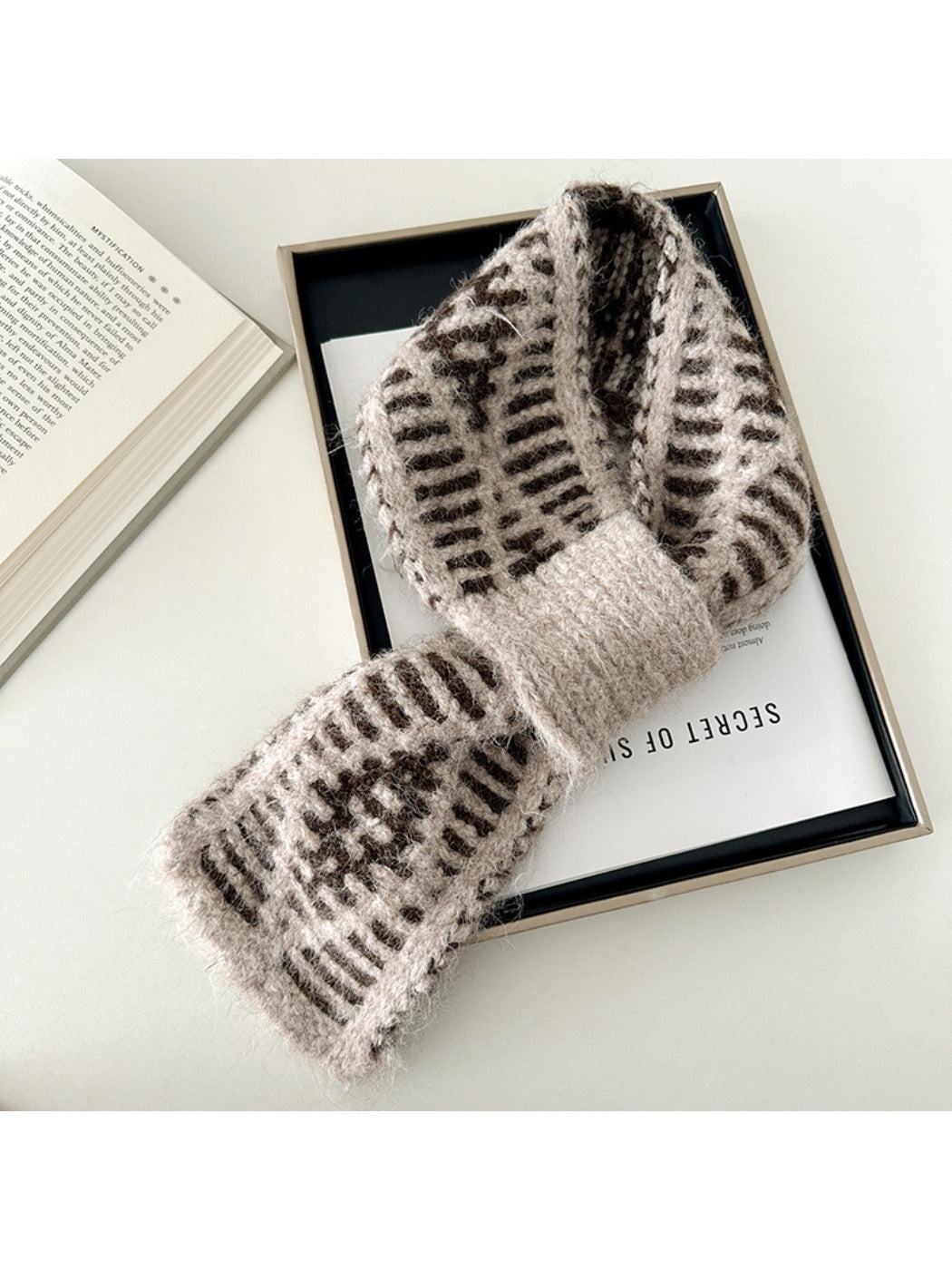 Scarvii - Two-Tone Knitted Scarf with Slip-Through Design