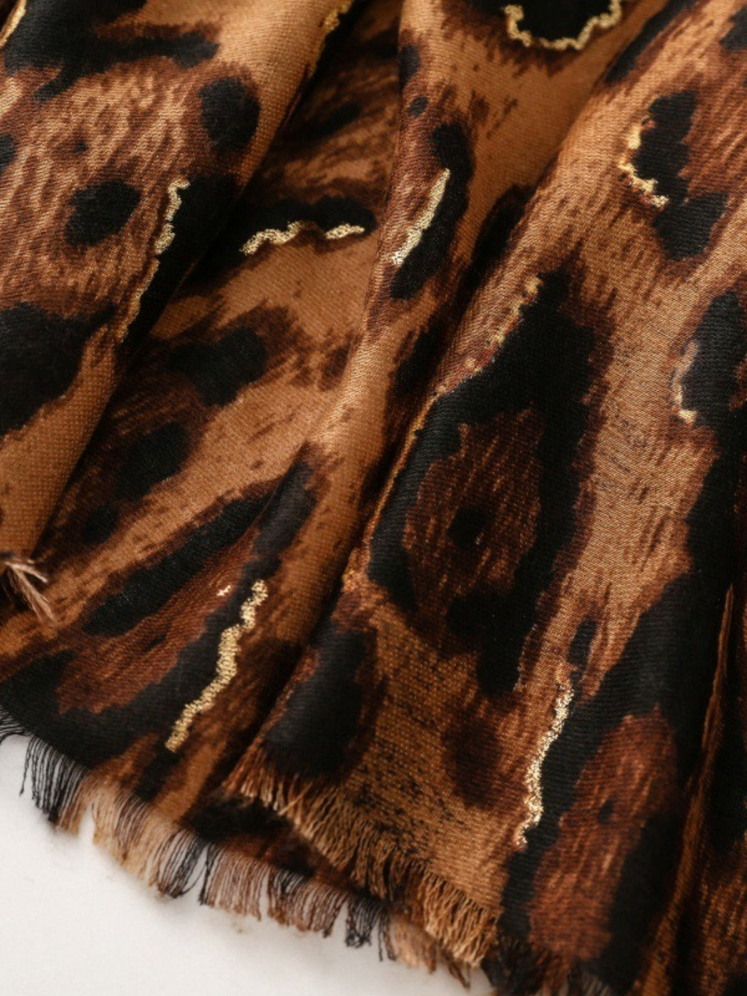 Scarvii - Classic Winter Scarf with Leopard Print