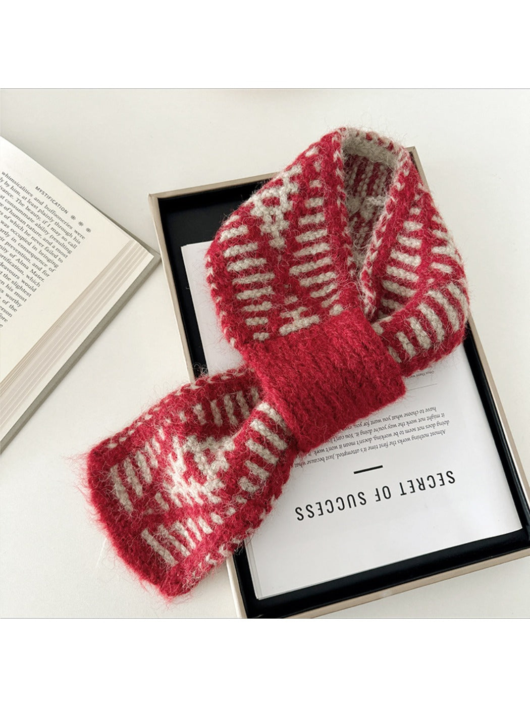 Scarvii - Two-Tone Knitted Scarf with Slip-Through Design