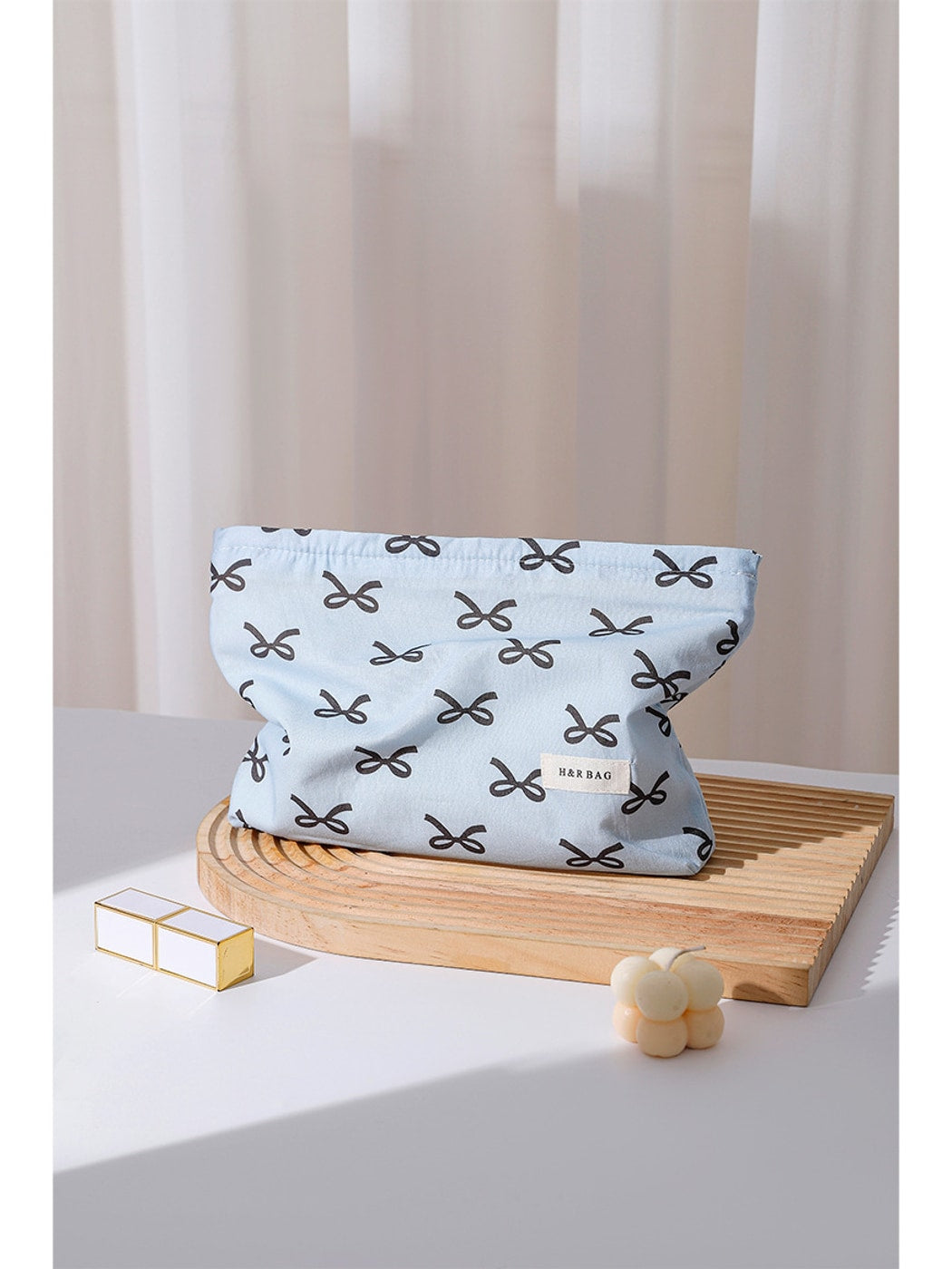 Cosbai - Floral Bow Print Handheld Cosmetic Bag