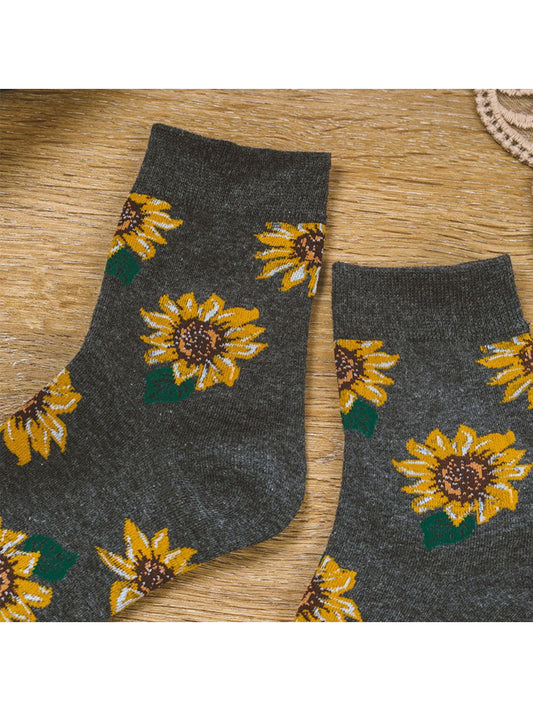 Rufia - Vintage Floral Embroidery Crew Socks