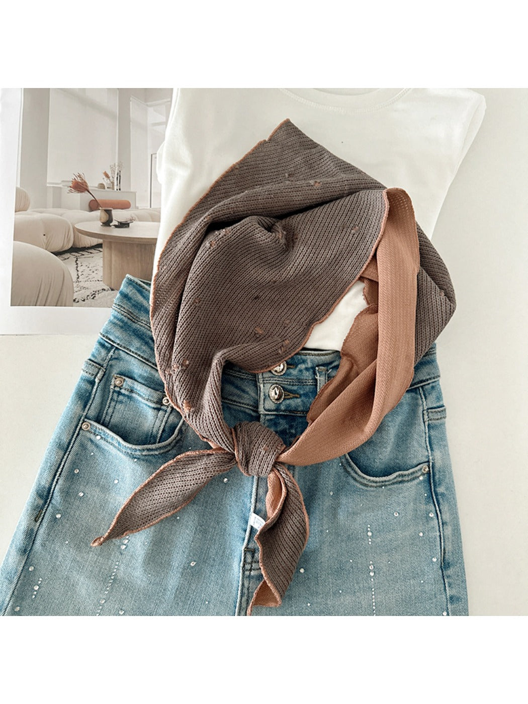 Scarvii - Knitted Reversible Two-Tone Triangle Scarf