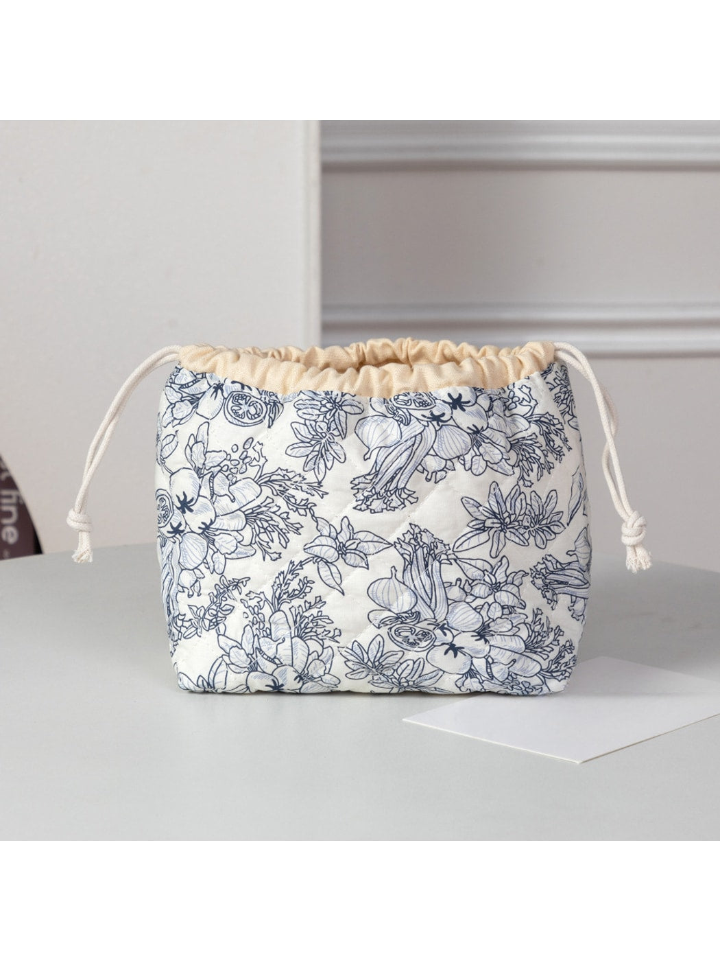 Cosbai - Quilted Round Drawstring Cosmetic Bag