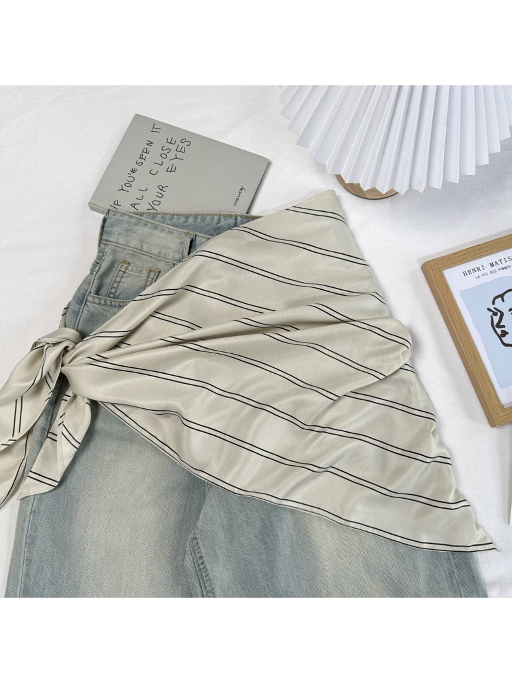 Scarvii - Minimal Line Triangle Scarf