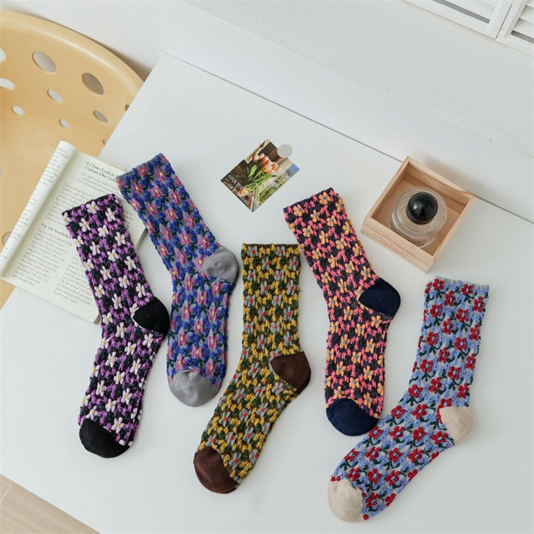 Rufia - Embossed Tiny Floral Pattern Mid-Calf Socks
