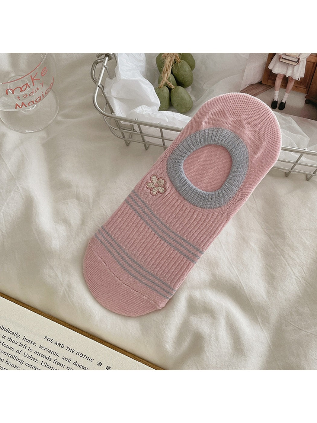 Rufia - Striped Flower Embroidery Low Ankle Socks