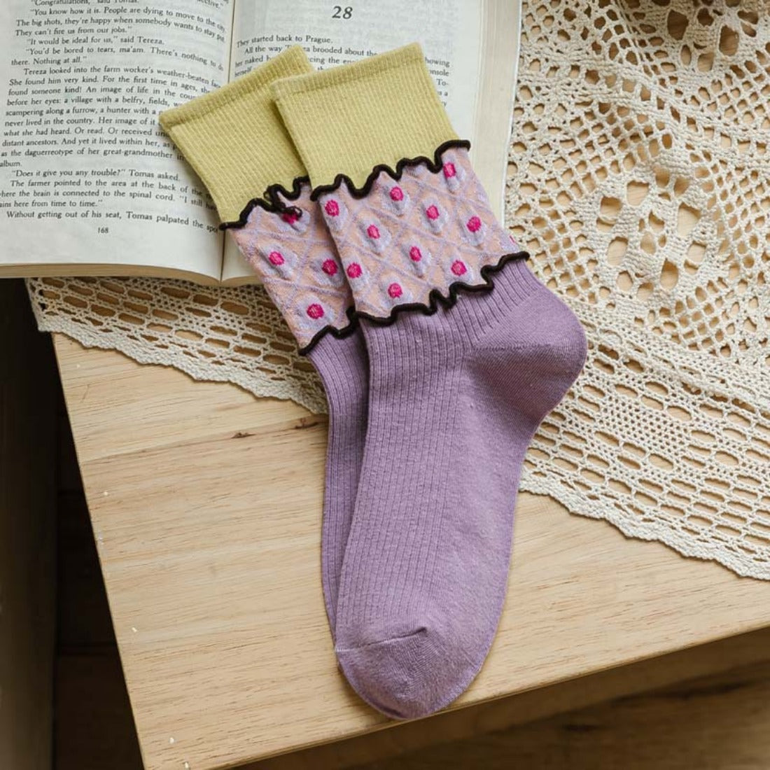 Rufia - Color Block Lace Trim Mid-Calf Socks