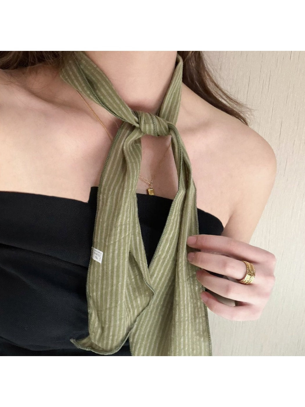 Scarvii - Minimal Striped Style Neck Scarf
